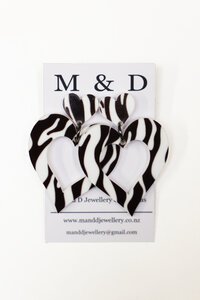 M & D Patterned Heart Earring