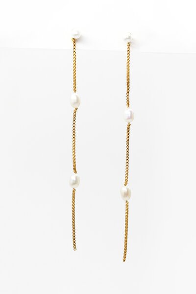 Stella + Gemma Box Chain Pearl Earrings-gift-guide-Hello Cyril.