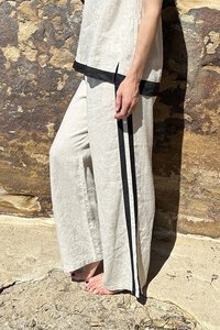 Worthier Violet Linen Blend Pant